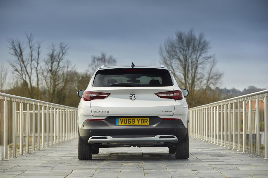  Vauxhall Grandland X Hybrid4 2020 года  (фото 31 из 40)
